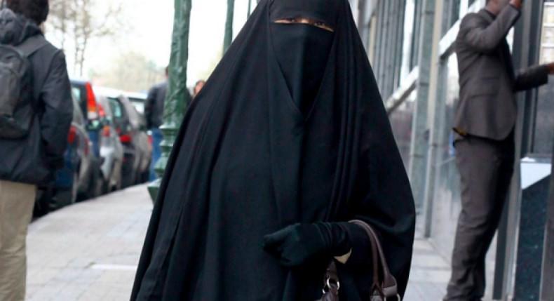 Nueva York: prendió fuego el burka de una mujer y luego la atacó a golpes | Internacionales