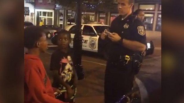 Video denuncia: escrachan a policías de Estados Unidos acosando a menores negros | Internacionales