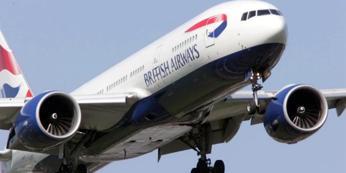 Escándalo en el aire: un piloto de British Airways se fotografió desnudo en pleno vuelo | Internacionales