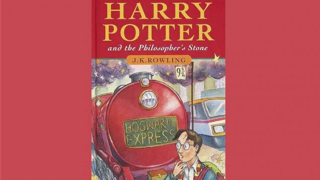 Pagan casi 50 mil euros la primera edición del libro "Harry Potter y la Piedra Filosofal" | Internacionales