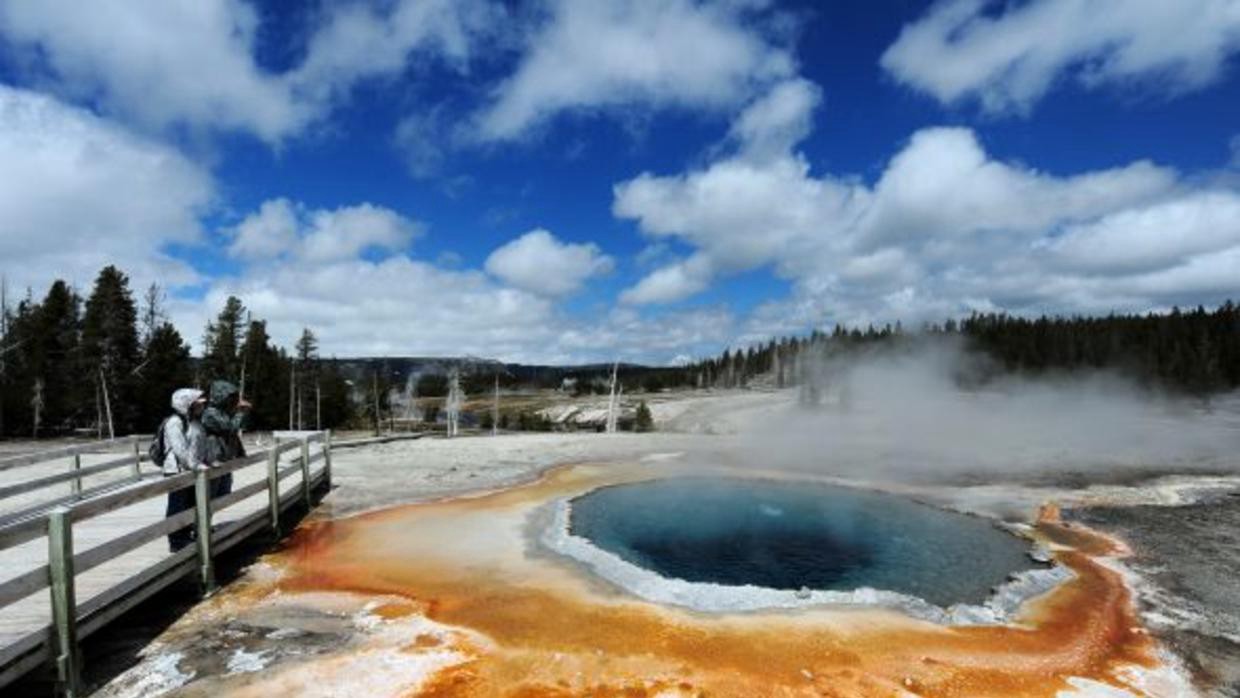 Joven cayó en una fuente de aguas termales y su cuerpo terminó disuelto en el ácido | Internacionales