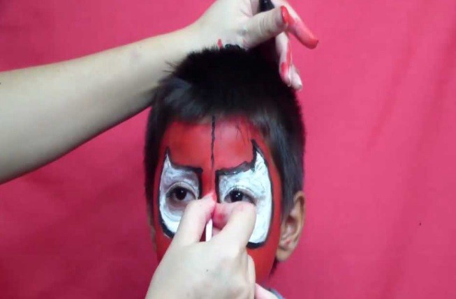 #CartaViral Todo el dolor de un niño de ocho años al que le gusta pintarse como princesa | Internacionales