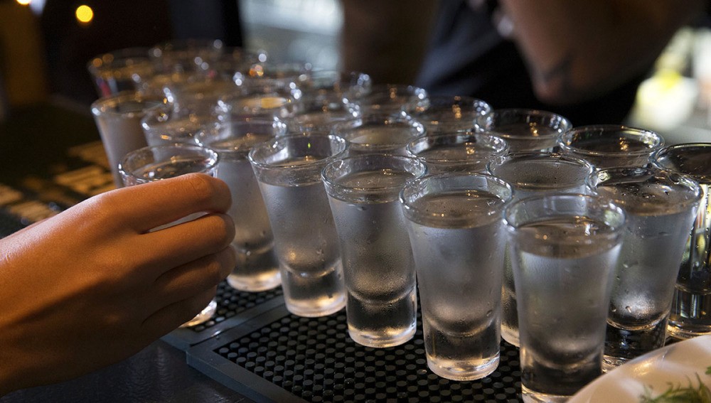 Un hombre murió al participar en una competición de beber vodka | Internacionales