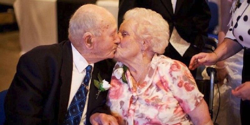 Tras 77 años de matrimonio, murieron el mismo día en su aniversario de boda | Internacionales