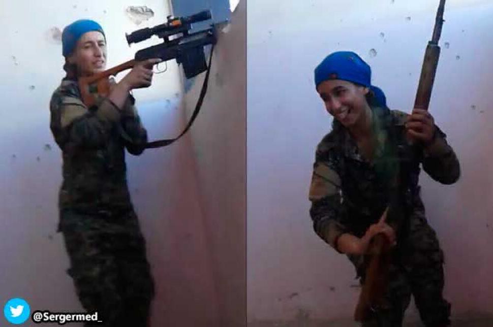 Video escalofriante: la francotiradora que se salvó por centímetros de morir de un balazo en la cabeza | Internacionales