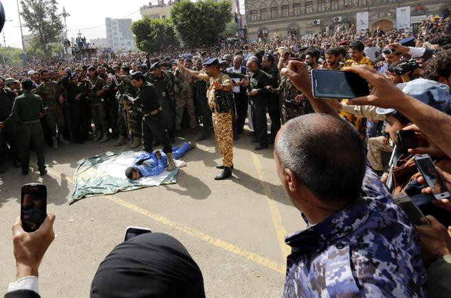Fotos: así ejecutaron en Yemen a un hombre condenado opr violar y matar a una nena de 3 años | Internacionales