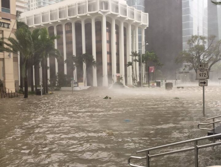 Las impactantes imágenes de Miami inundada por la furia del huracán Irma | Internacionales