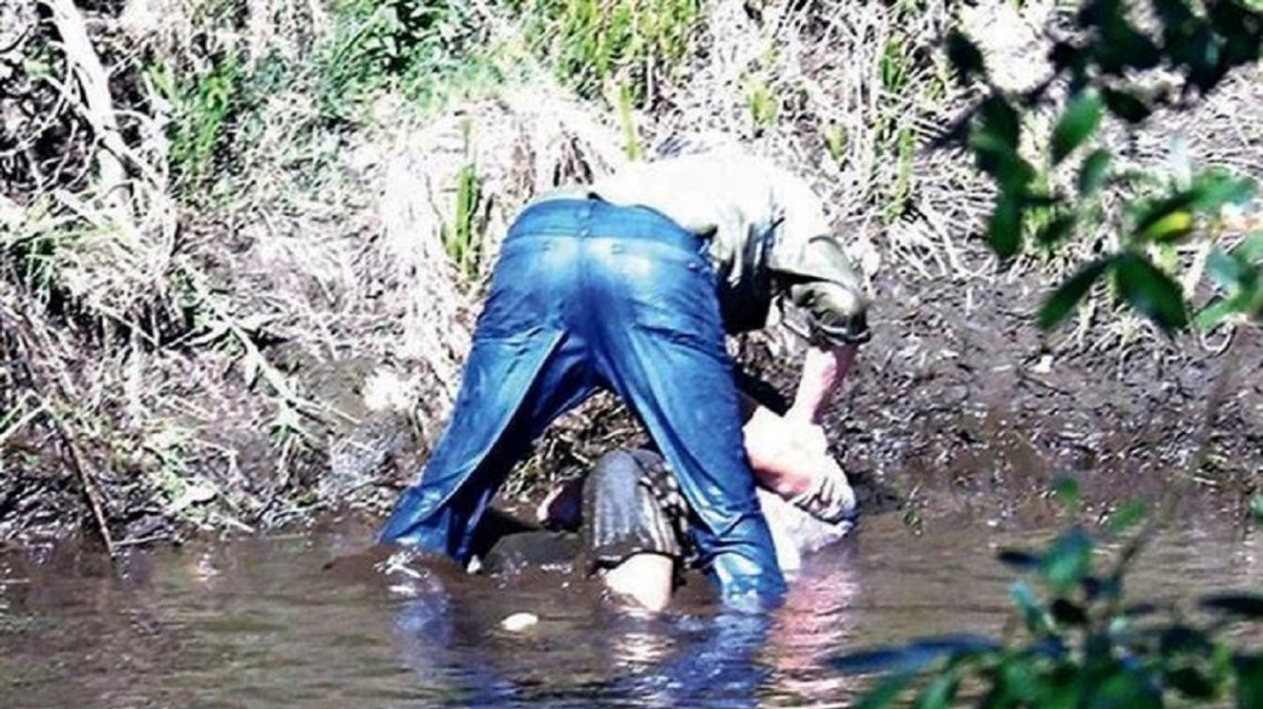 Fue filmado intentando ahogar a su mujer y dio una excusa insólita: "Me resbalé" | Internacionales