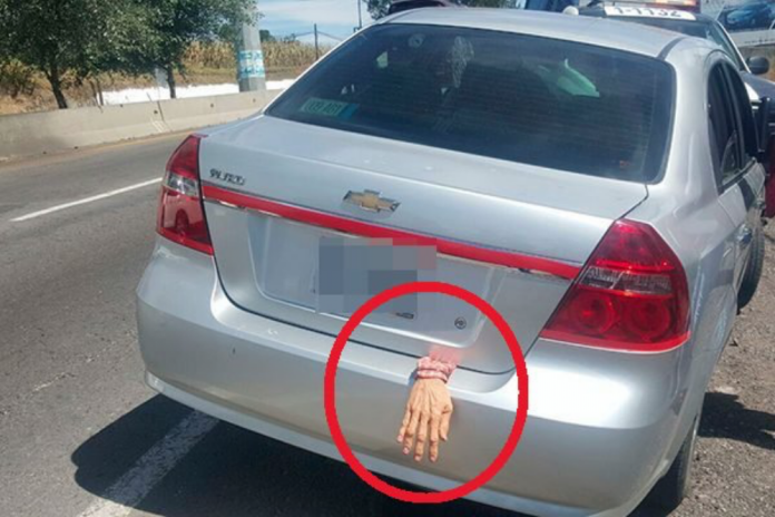 La broma de Halloween que terminó en persecución policial | Internacionales