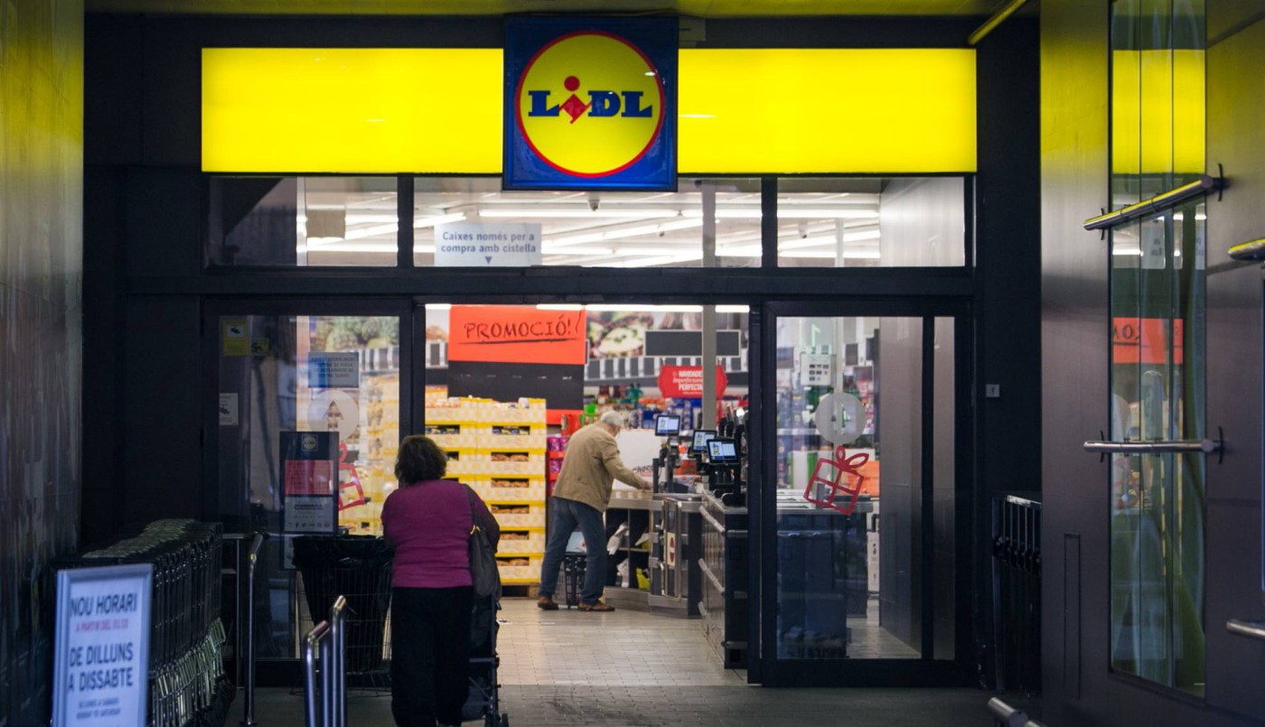 El curioso caso del empleado que fue echado de un supermercado español por trabajar más de la cuenta | Internacionales