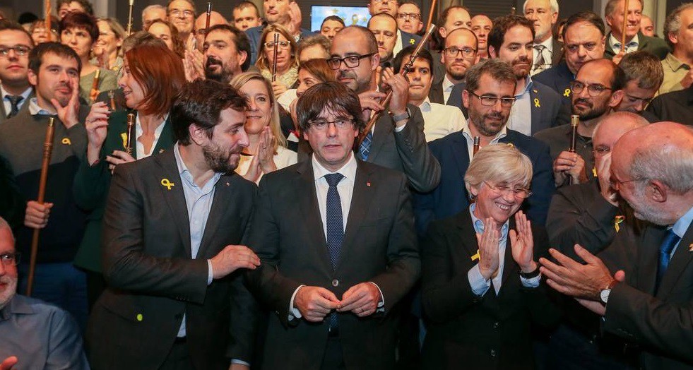 Carles Puigdemont, a la Unión Europea:  "¿Van a continuar ayudando a Rajoy en este golpe de Estado?" | Internacionales