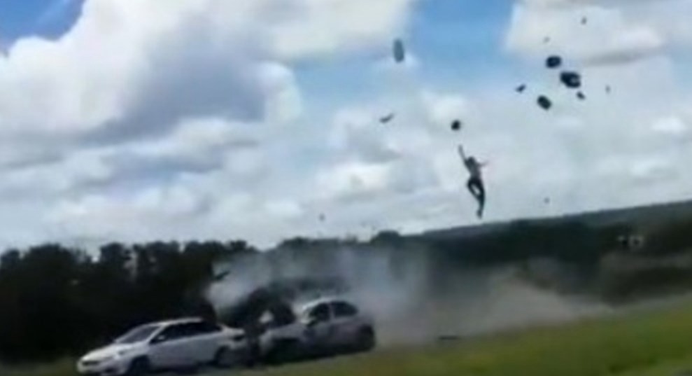 Video impactante: manejaba su moto borracho a contramano y se mató | Internacionales