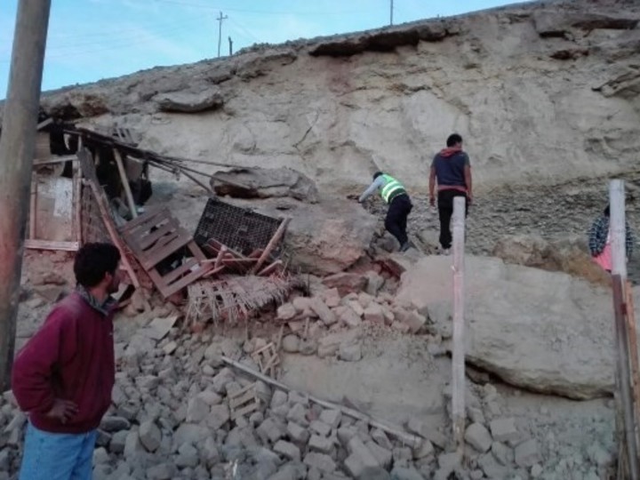 Al menos dos muertos y 56 heridos por un sismo de 6.8 grados en Perú | Internacionales