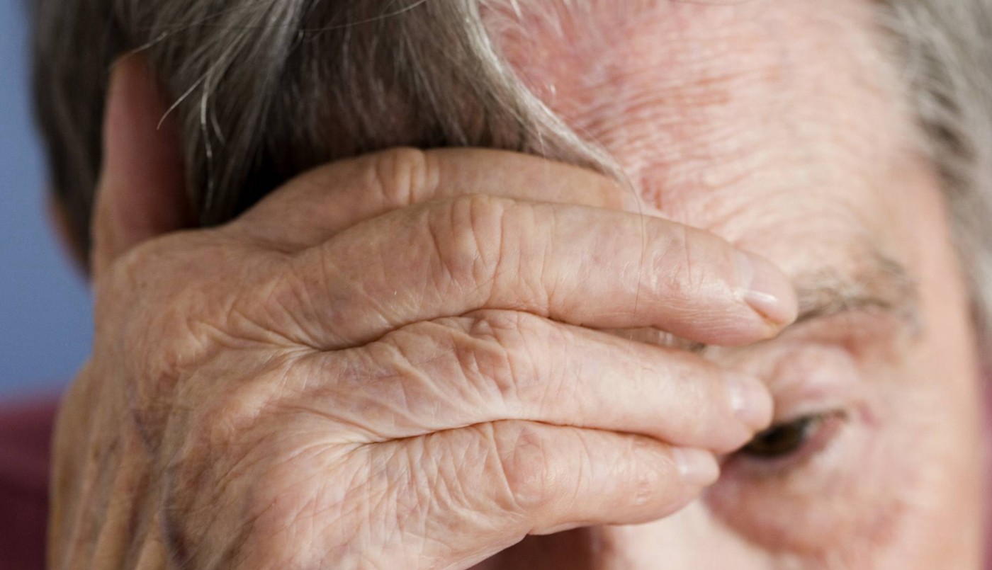 Una mujer le hizo creer a su abuelo que tenía cáncer cerebral y le sacó 45 mil euros para su tratamiento | Internacionales