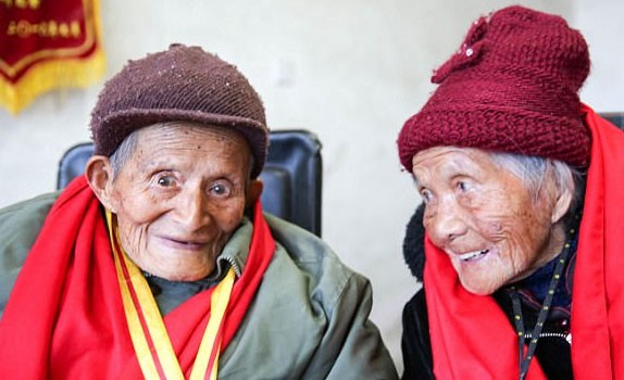 La emotiva historia de la pareja de tatarabuelos que cumplió 80 años de casados en China | Internacionales