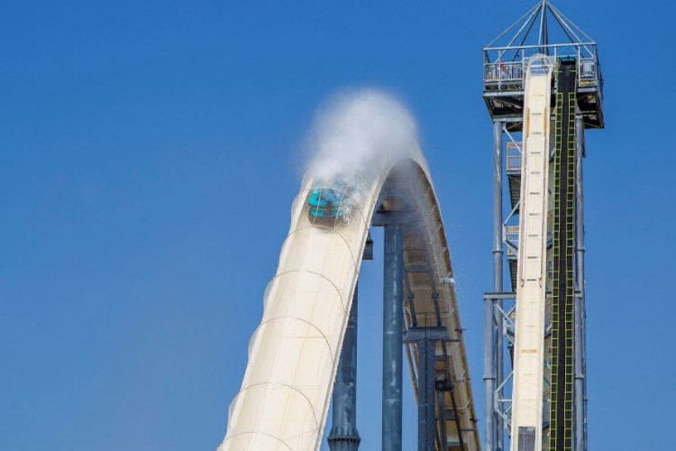 Tras la muerte de un nene decapitado, arrestaron al creador del tobogán acuático más alto del mundo | Internacionales