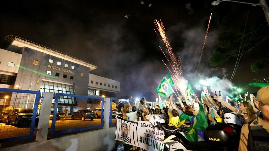Un juez prohibió marchas y acampes cerca de la sede policial de Curitiba | Internacionales