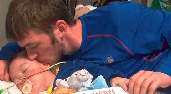 El conmovedor mensaje del padre de Alfie Evans tras la muerte de su hijo | Internacionales