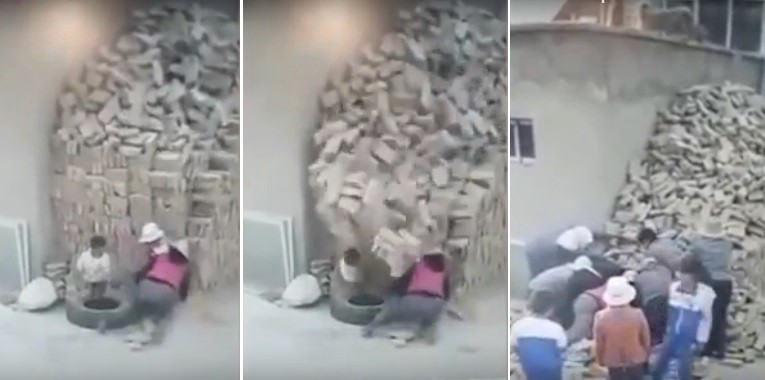 Fuerte video: pila de ladrillos sepulta a dos nenes | Internacionales