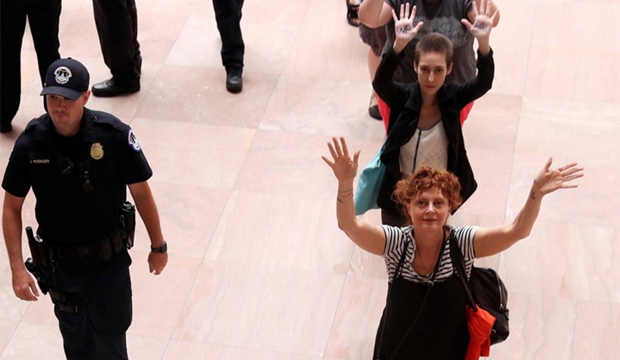 Susan Sarandon fue detenida en Washington por protestar contra Donald Trump | Internacionales