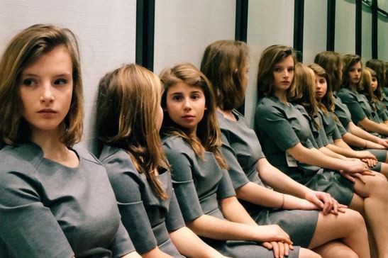 ¿Cuántas chicas ves en esta foto? | Redes