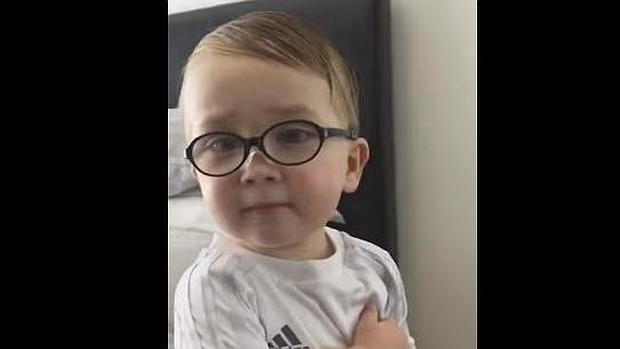 Encontró a su hijo haciendo una travesura, filmó la respuesta y se volvió viral | Redes