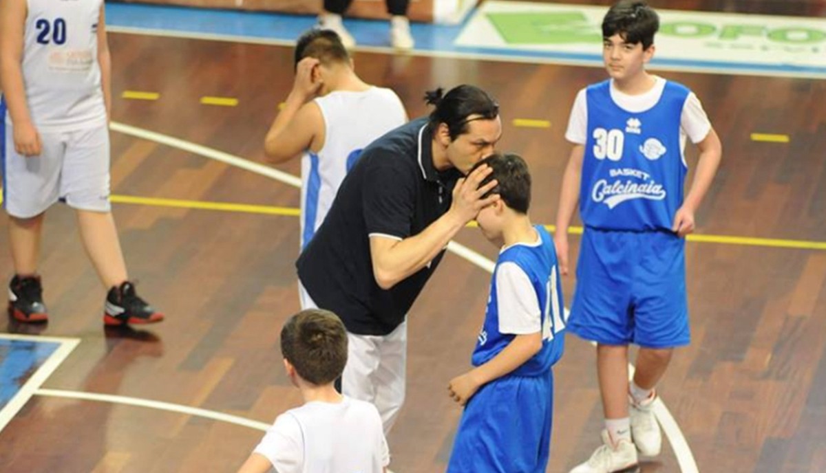 "Creo en ti ": el emotivo gesto de un entrenador que se volvió viral en las redes | Redes