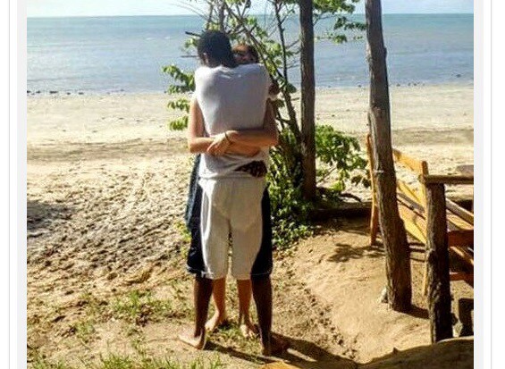 La nueva ilusión óptica que recorre las redes: ¿qué pasa con las piernas de esta pareja? | Redes