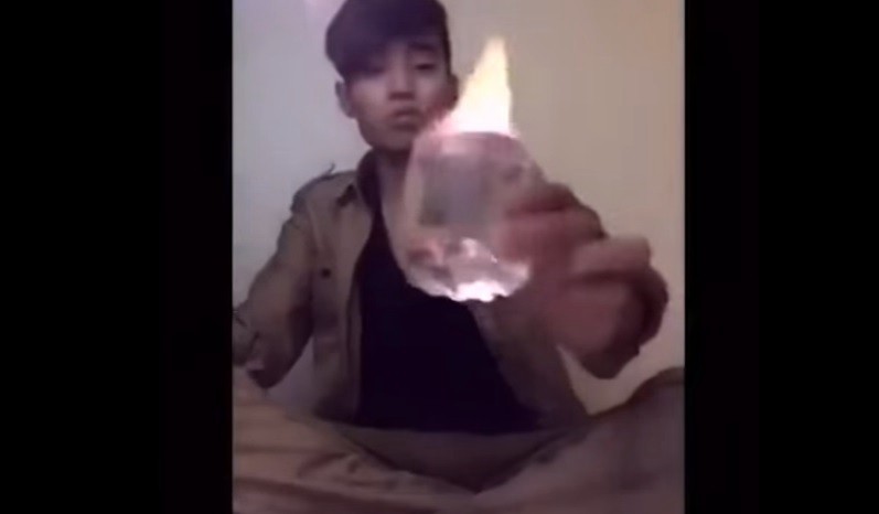 #VideoViral El chino canchero que se prende fuego la entrepierna | Redes