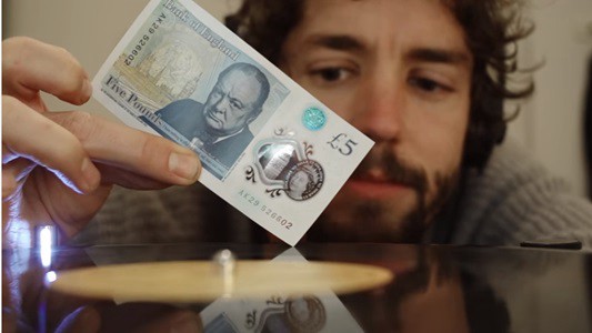 #EsViral una púa para vinilos de 5 libras | Redes