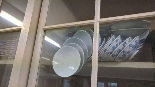 El nuevo misterio de las redes sociales: ¿cómo abrir este armario sin que se caigan los platos? | Redes