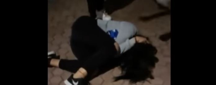 Adolescentes golpearon brutalmente a otra joven y el video se viralizó en las redes | Redes