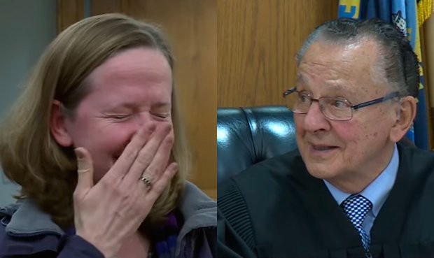 #EsViral Una infracción de tránsito provoca la risa del juez y de la acusada | Redes