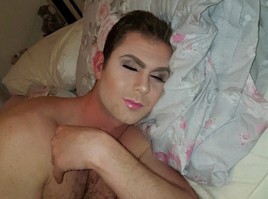 Así dejó a su novio por volver con resaca | Redes