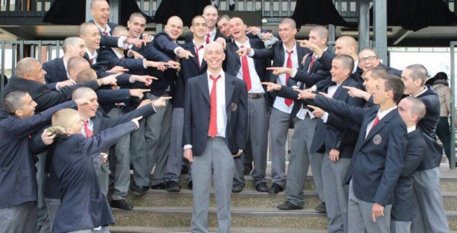 El conmovedor gesto de un grupo de estudiantes para apoyar a un compañero con cáncer | Redes