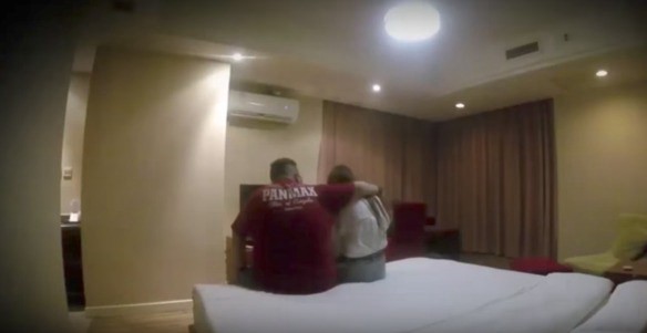 Una chica de 17 años subastaba su virginidad por un Iphone 8 y recibió una lección que jamás olvidará | Redes