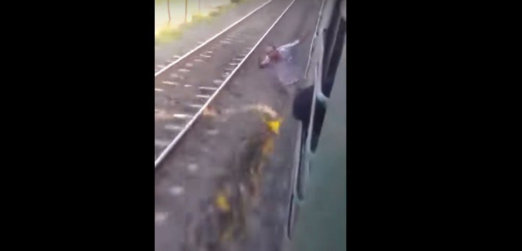 Murió un hombre alcoholizado que viajaba colgado del tren | Redes