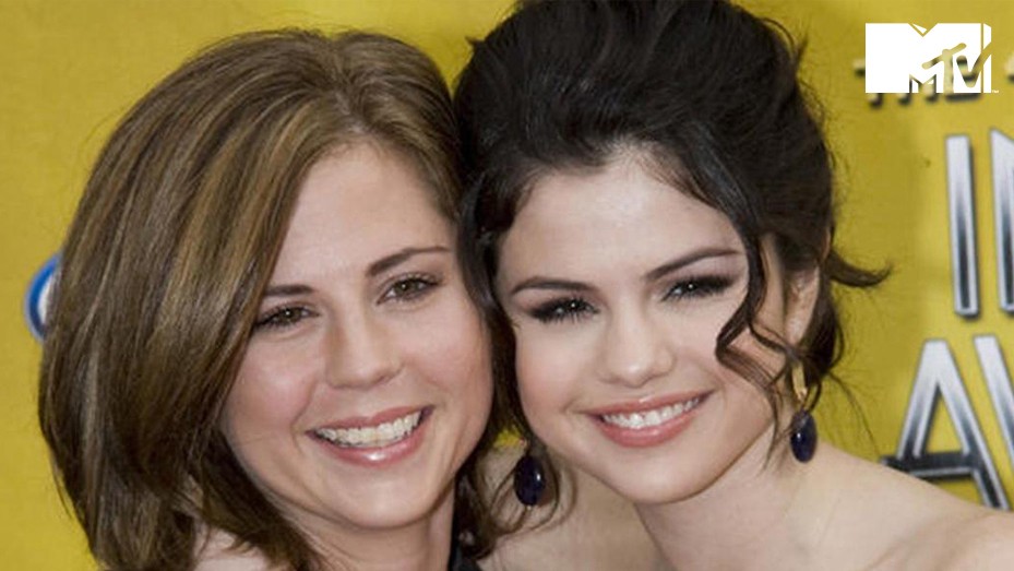 La mamá de Selena Gomez habla públicamente contra su hija | MTV News
