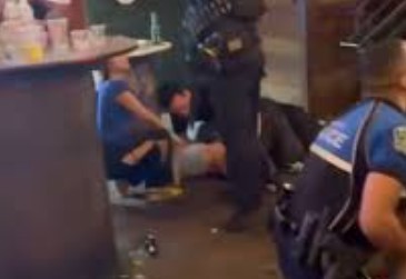 Ataque en Texas: 2 muertos y 14 heridos en un tiroteo en un bar de Austin | Internacionales