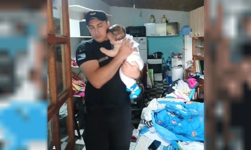 Misiones: la Policía rescató a una beba que quedó sola en una vivienda | Actualidad