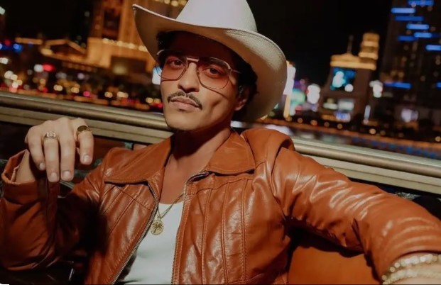 Bruno Mars elige el Puente de la Mujer para lanzar "The Romantic" | Espectáculos