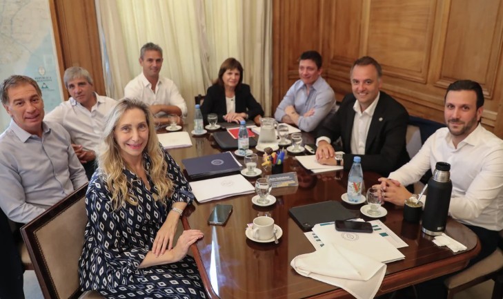 El Gobierno reúne a la mesa política para definir el temario de las sesiones extraordinarias | Política