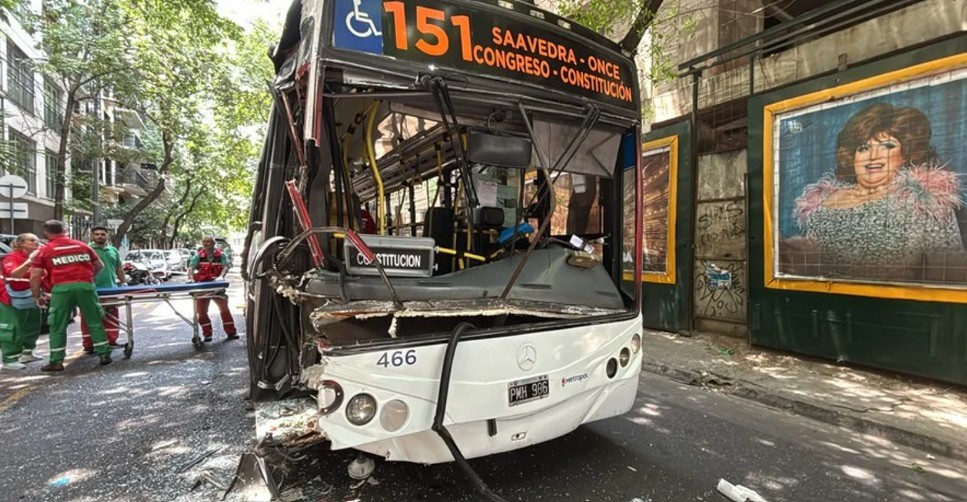 Balvanera: un choque de dos colectivos dejó al menos 18 heridos | Actualidad