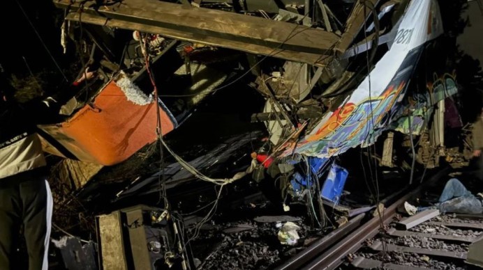 España: tras el accidente de Málaga, otros dos trenes descarrilaron en Barcelona y murió un maquinista | Internacionales