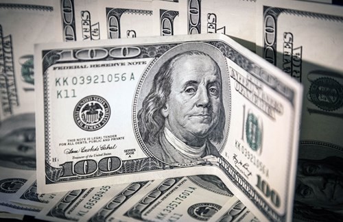 El dólar bajó por tercera jornada consecutiva y se ubicó en $1.460 | Economía