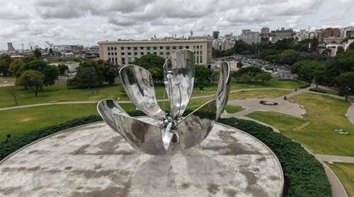 La Floralis Genérica vuelve a brillar en la Ciudad | Actualidad