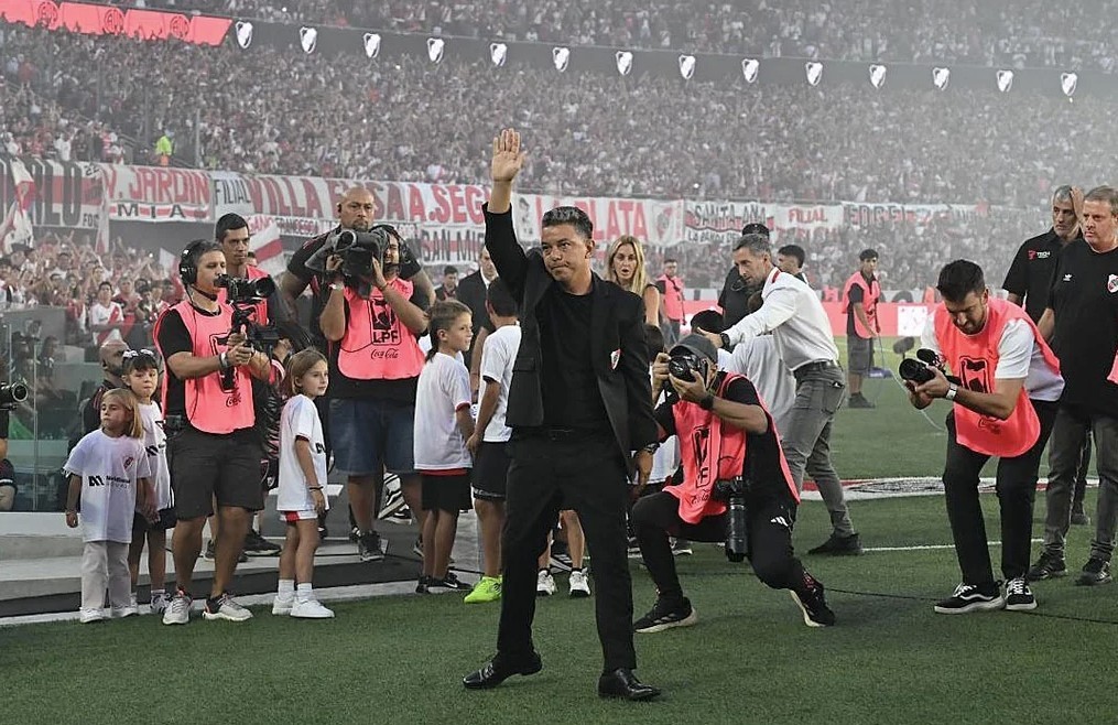 Ovación a Gallardo y silbidos al plantel: así fue la despedida en el Monumental | Deportes