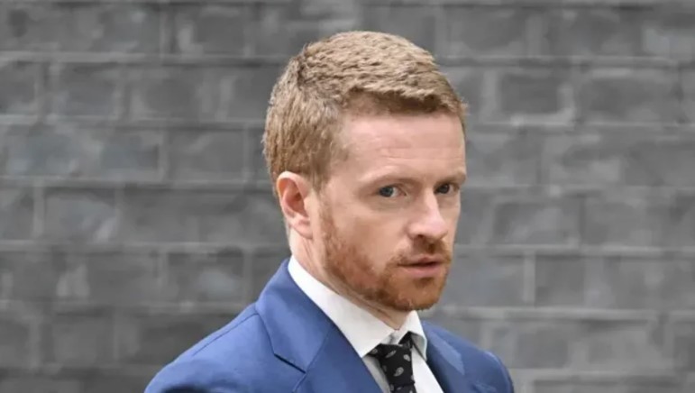 El jefe de Gabinete del primer ministro británico renunció salpicado por el caso Epstein | Internacionales