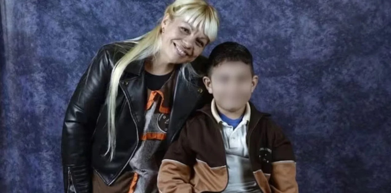 La mujer que encontraron muerta junto a su hijo tenía once cortes en el brazo | Actualidad