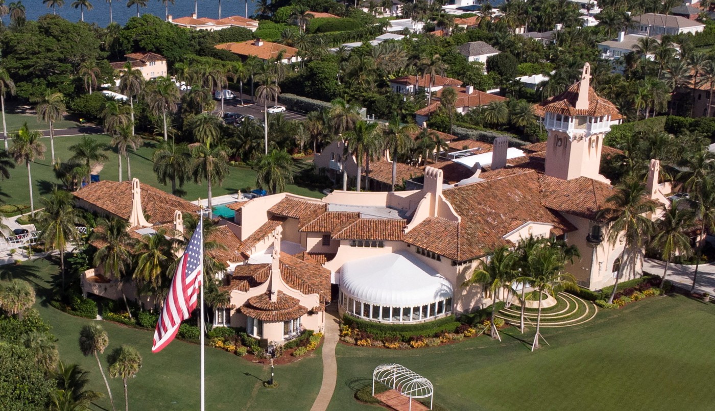 Ataque frustrado contra la casa de Trump: abatieron a un intruso que portaba un rifle | Internacionales